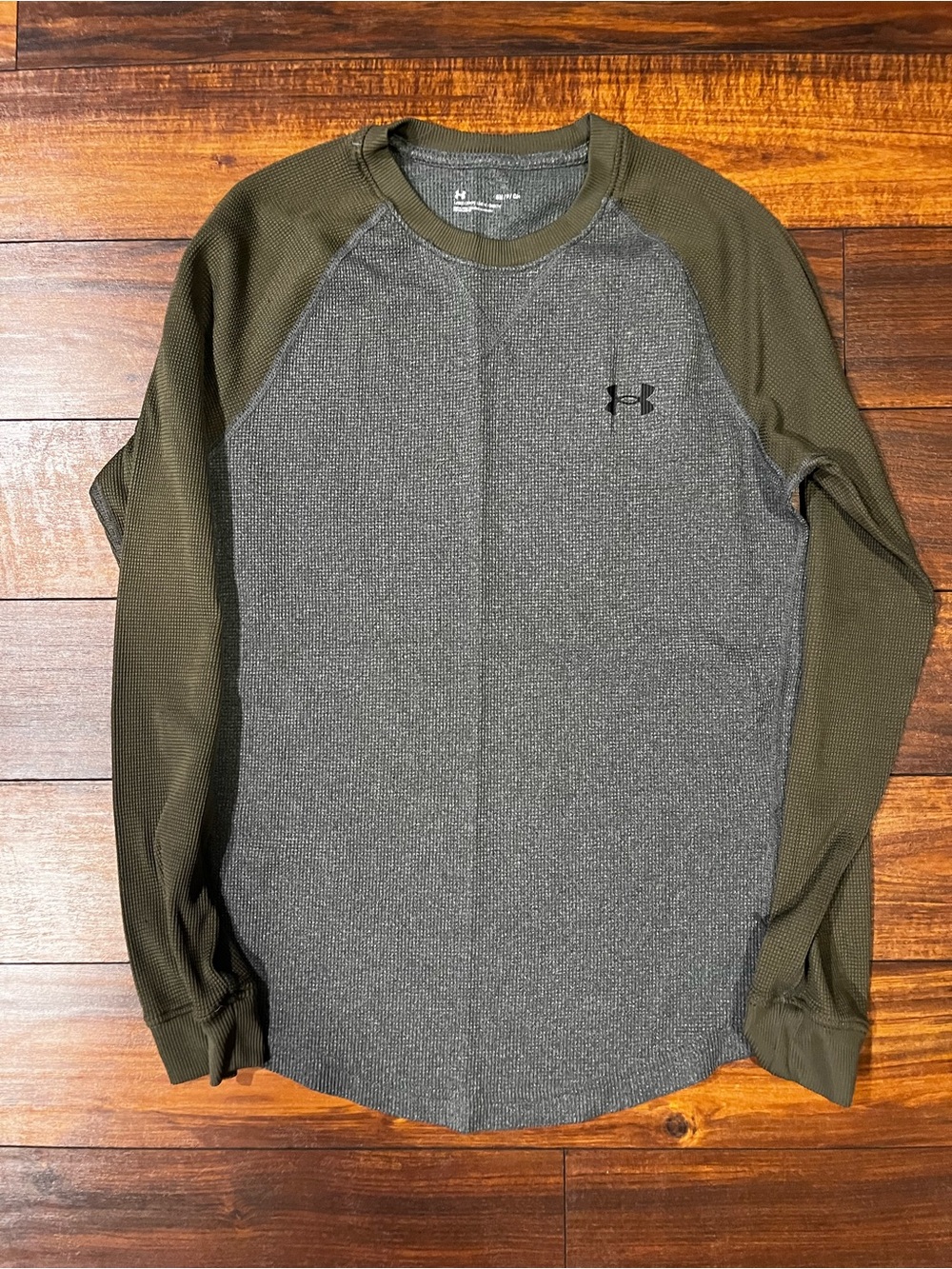 Under Armour Men’s Olive Green & Heather Gray Long Sleeve Performance Top